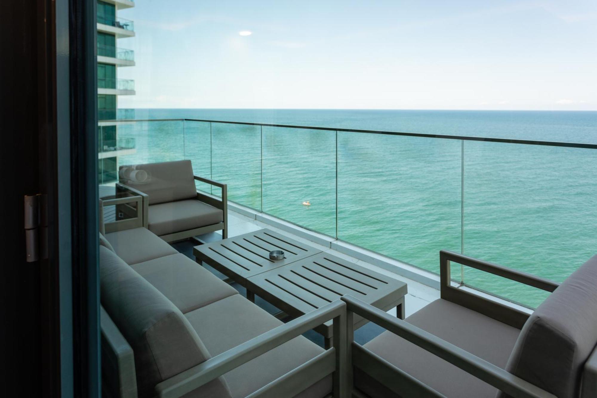 Batumi View Luxury Hotel Ngoại thất bức ảnh